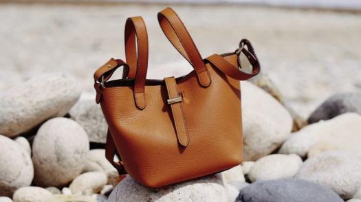 Luxury leather handbags handcrafted in Italy by Meli Melo